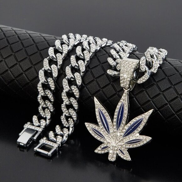 Stylish personality Drop maple Leaf necklace High touch hip Hop pendant - Picture 1 of 4